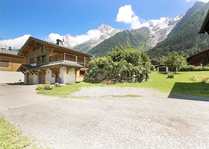 Bechar Le Magnifique- Garden - Sauna & Jacuzzi Chalet