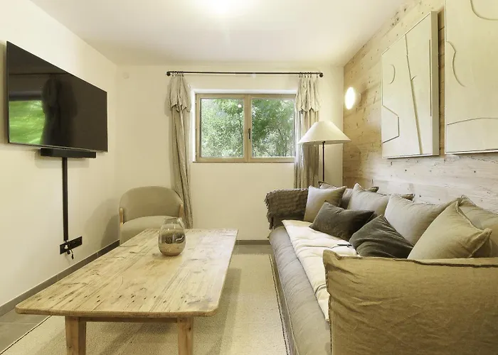 Bechar Le Magnifique- Garden - Sauna & Jacuzzi Chalet *