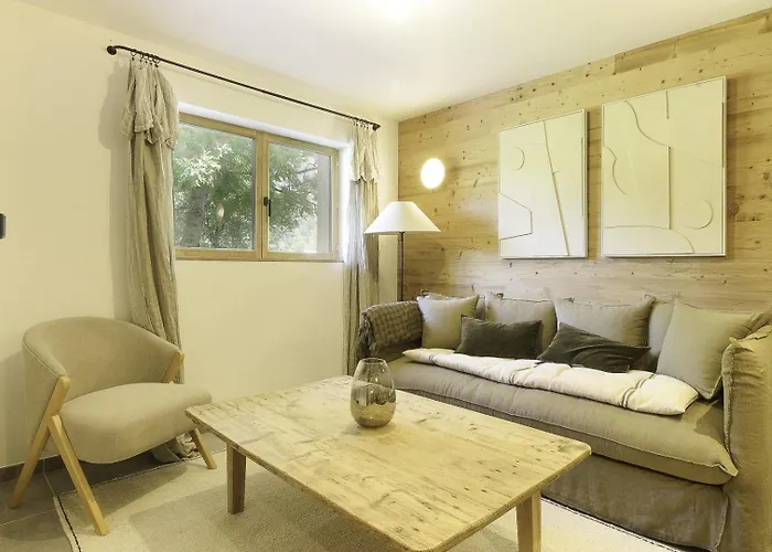 Bechar Le Magnifique- Garden - Sauna & Jacuzzi Chalet *